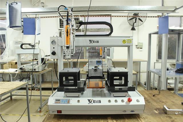 鎖螺絲機(jī).JPG 鎖螺絲機(jī).JPG